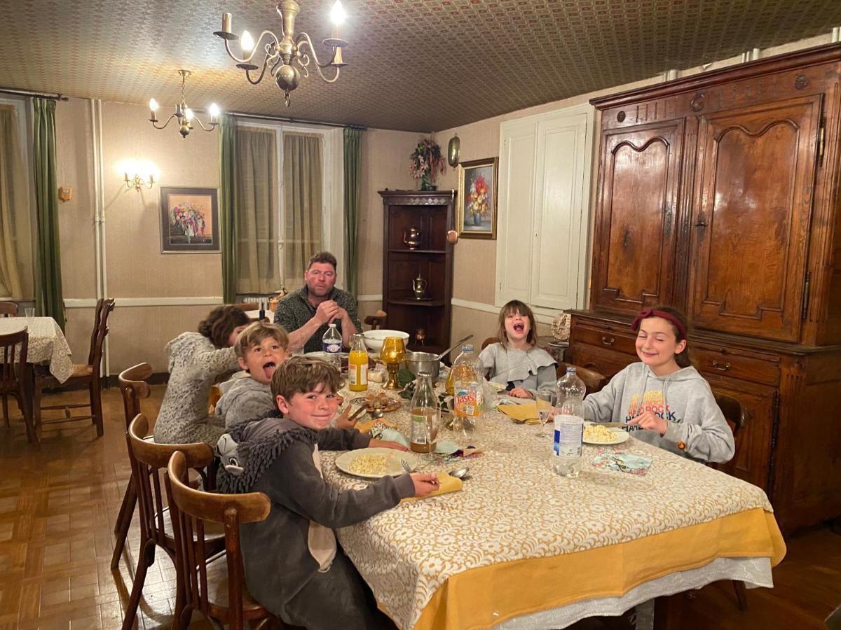 Homestay De Famille L.f.m.a.l. *